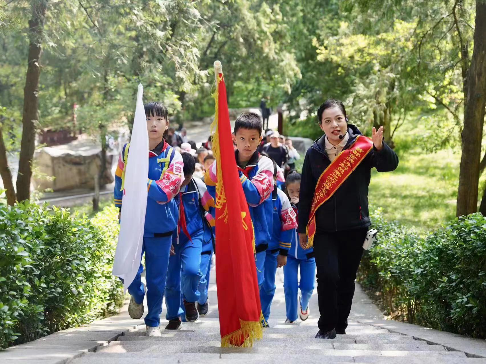 浇灌劳动之美 厚植家国情怀 香山公园“五一”劳动节举办红色文化特色宣传教育活动