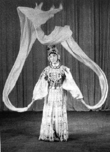杜近芳饰嫦娥
