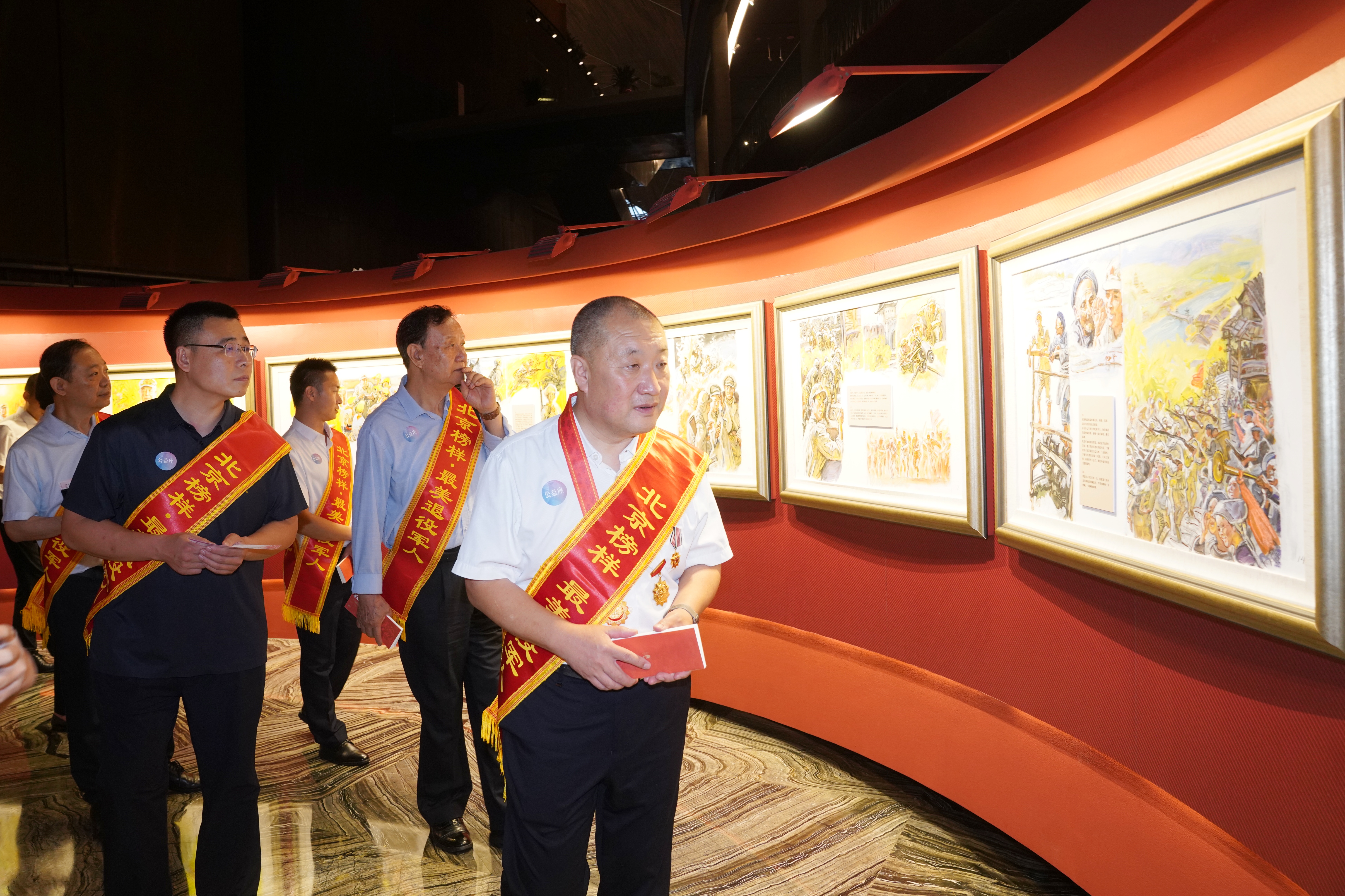 国家大剧院公益座“八一”迎来北京市最美退役军人代表.jpg