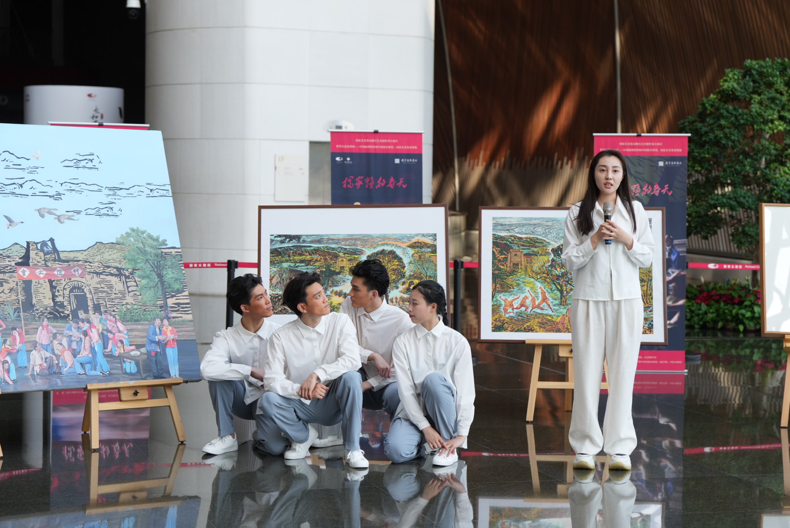 《杨家岭的春天》展现文艺经典新风貌