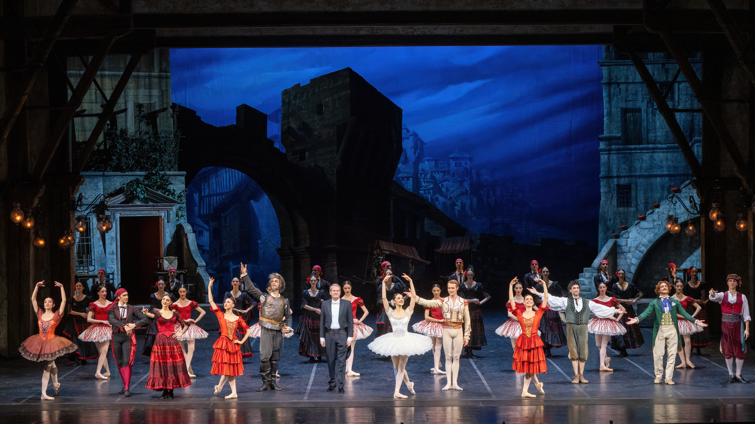 斯卡拉歌剧院芭蕾舞团阔别七载重返大剧院  努版《堂·吉诃德》点燃激情之夜