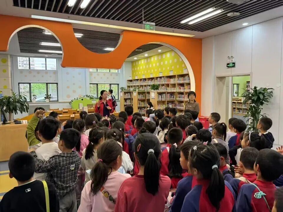 “首图童读”品牌，点亮书香童年