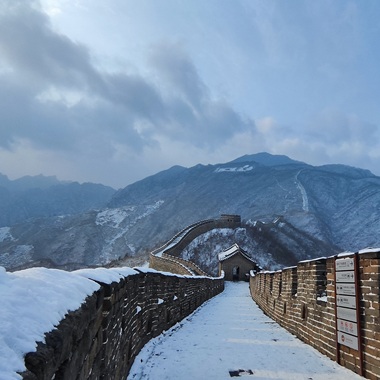 春雪中的长城