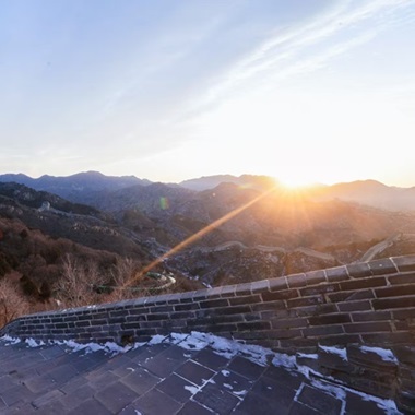 长城迎来新年第一缕阳光