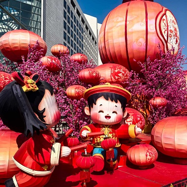 初春亮色！“二十四节气”主题景观亮相西单街头