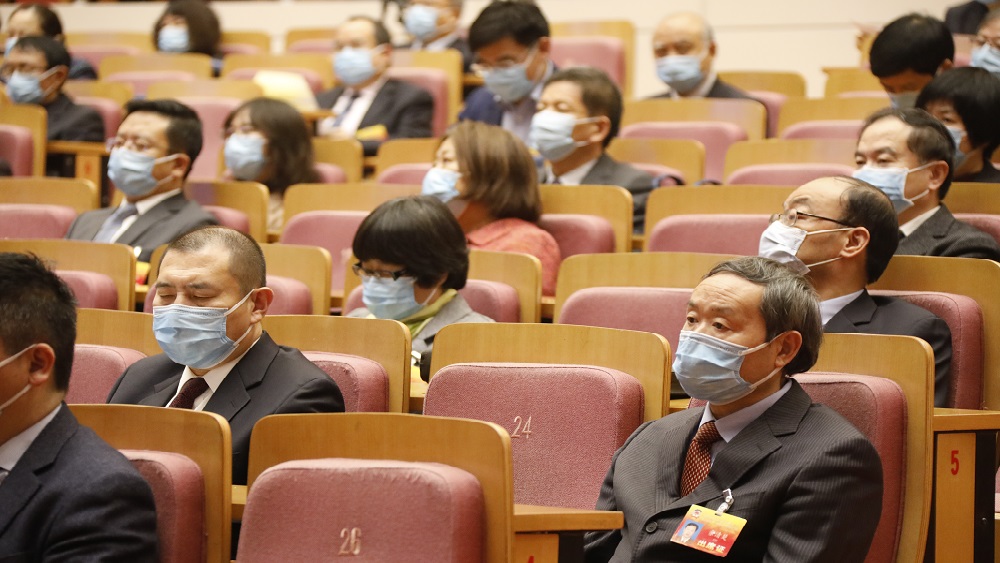1月25日下午，政协北京市第十三届委员会第四次会议闭幕会