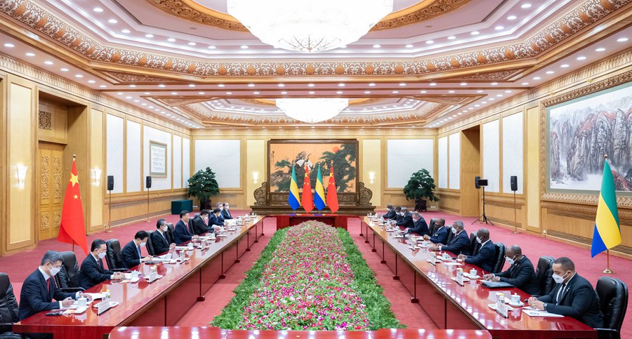 4月19日下午，国家主席习近平在北京人民大会堂同来华进行国事访问的加蓬总统邦戈举行会谈。
