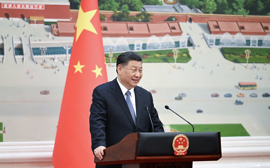 4月24日下午，国家主席习近平在北京人民大会堂接受70位驻华大使递交国书。这是递交国书仪式结束后，习近平在北京厅对使节发表集体讲话。