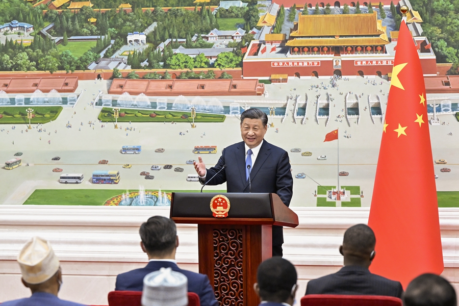 4月24日下午，国家主席习近平在北京人民大会堂接受70位驻华大使递交国书。这是递交国书仪式结束后，习近平在北京厅对使节发表集体讲话。