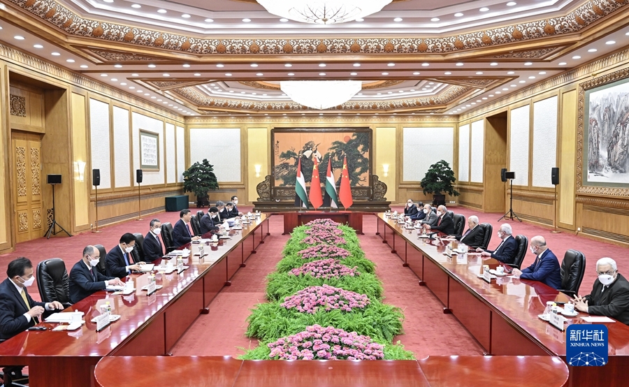 6月14日下午，国家主席习近平在北京人民大会堂同来华进行国事访问的巴勒斯坦总统阿巴斯举行会谈。