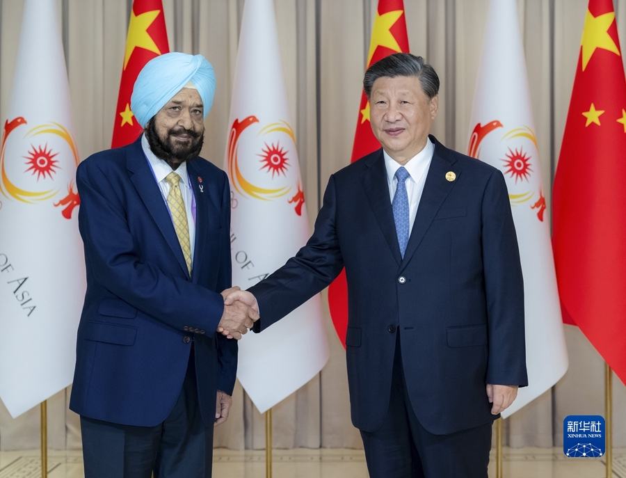 9月22日下午，国家主席习近平在杭州西湖国宾馆会见来华出席第19届亚洲运动会开幕式的亚洲奥林匹克理事会代理主席辛格。