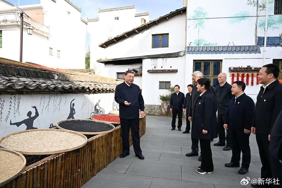 习近平在江西景德镇市、上饶市考察调研