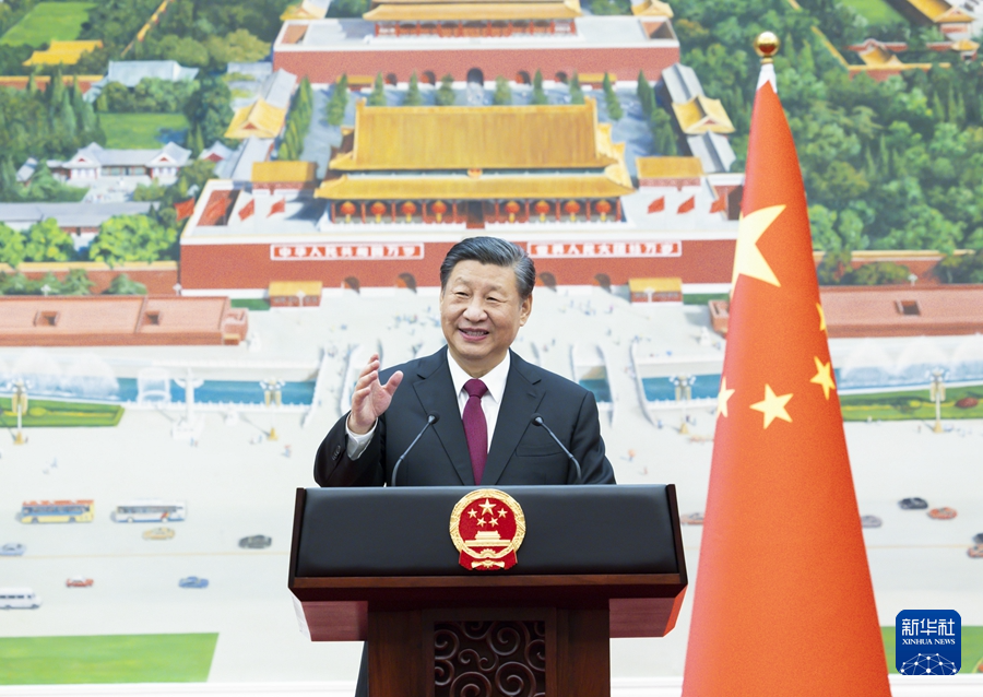 1月30日下午，国家主席习近平在北京人民大会堂接受42位驻华大使递交国书。这是递交国书仪式结束后，习近平在北京厅对使节们发表集体讲话。