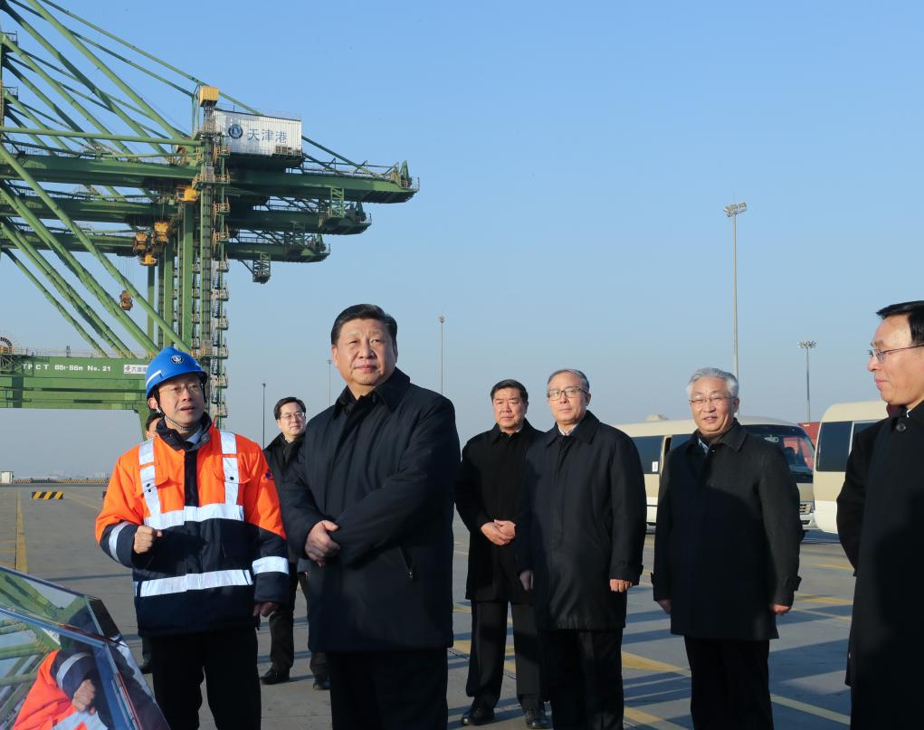 2019年1月17日下午，习近平总书记在天津港码头考察。