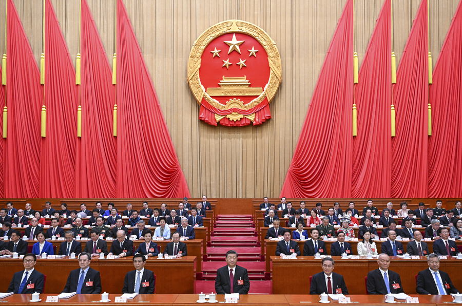 3月5日，第十四届全国人民代表大会第二次会议在北京人民大会堂开幕。党和国家领导人习近平、李强、王沪宁、蔡奇、丁薛祥、李希、韩正等出席大会。