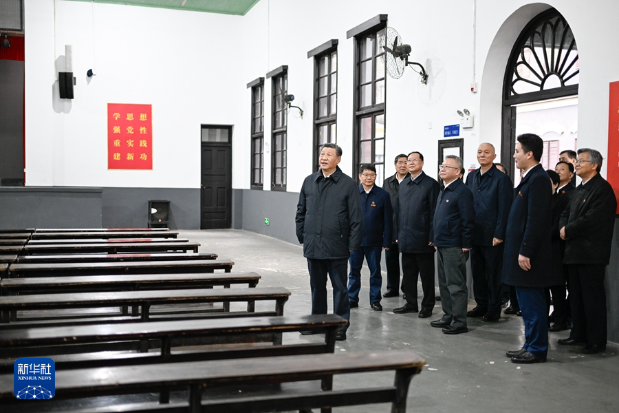 3月18日至21日，中共中央总书记、国家主席、中央军委主席习近平在湖南考察。这是18日下午，习近平在湖南第一师范学院（城南书院校区）考察。