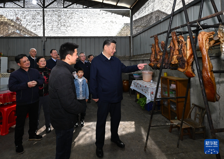 3月18日至21日，中共中央总书记、国家主席、中央军委主席习近平在湖南考察。这是19日下午，习近平在常德市鼎城区谢家铺镇港中坪村考察。