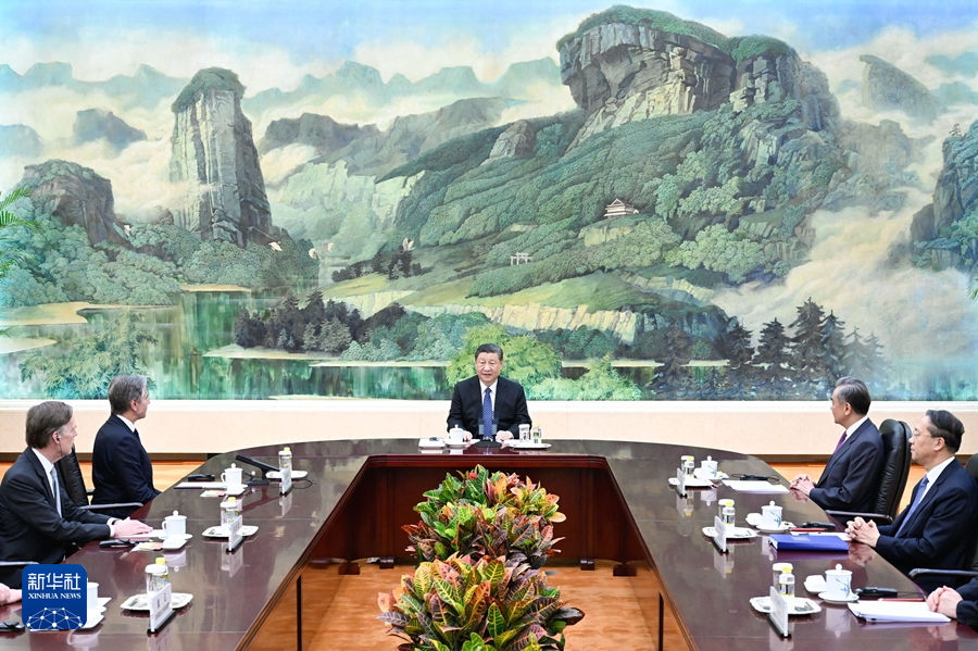 4月26日下午，国家主席习近平在北京人民大会堂会见美国国务卿布林肯。