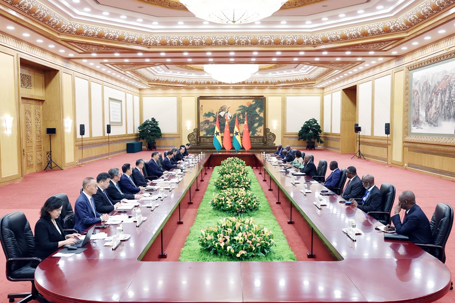 9月5日下午，国家主席习近平在北京人民大会堂会见来华出席中非合作论坛北京峰会的加纳总统阿库福-阿多。