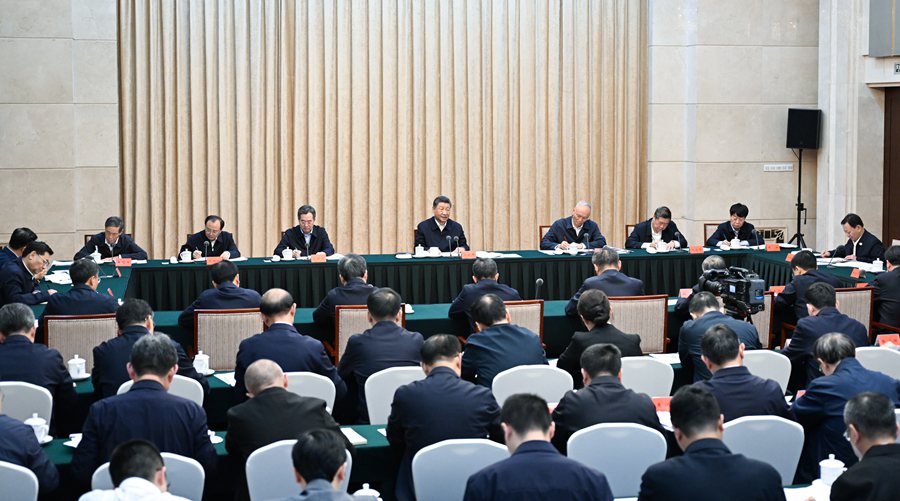 9月12日下午，中共中央总书记、国家主席、中央军委主席习近平在甘肃省兰州市主持召开全面推动黄河流域生态保护和高质量发展座谈会并发表重要讲话。