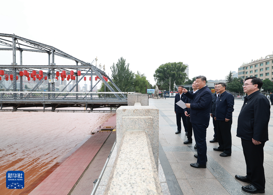 9月10日至13日，中共中央总书记、国家主席、中央军委主席习近平在甘肃考察。这是11日下午，习近平在黄河兰州中山桥段考察。