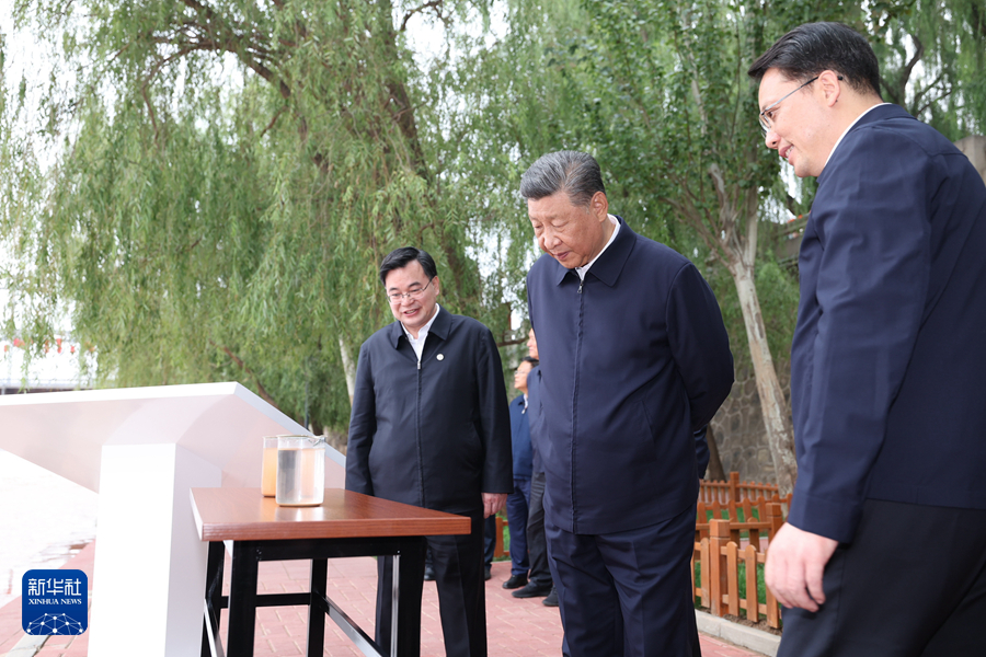 9月10日至13日，中共中央总书记、国家主席、中央军委主席习近平在甘肃考察。这是11日下午，习近平在黄河兰州中山桥段考察。