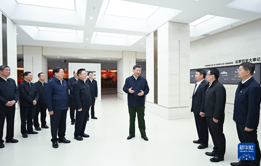 11月4日至6日，中共中央总书记、国家主席、中央军委主席习近平在湖北考察。这是4日下午，习近平在孝感市云梦县博物馆考察。