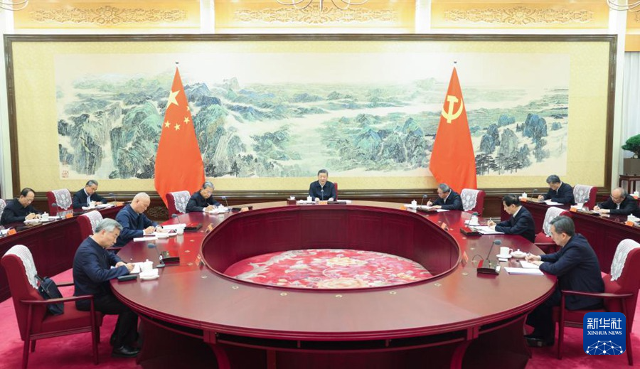 12月26日至27日，中共中央政治局召开民主生活会，中共中央总书记习近平主持会议并发表重要讲话。