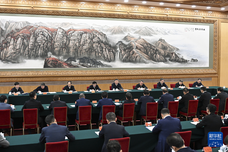 2月17日，中共中央总书记、国家主席、中央军委主席习近平在京出席民营企业座谈会并发表重要讲话。