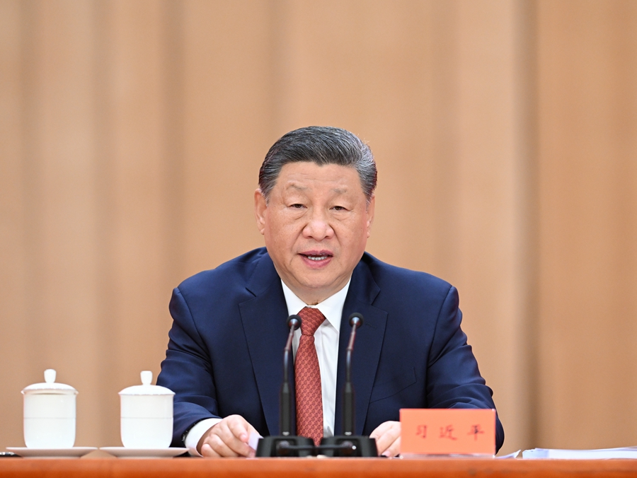 4月28日，庆祝中华全国总工会成立100周年暨全国劳动模范和先进工作者表彰大会在北京人民大会堂隆重举行。中共中央总书记、国家主席、中央军委主席习近平出席大会并发表重要讲话。