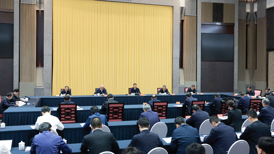 4月30日上午，中共中央总书记、国家主席、中央军委主席习近平在上海主持召开部分省区市“十五五”时期经济社会发展座谈会并发表重要讲话。