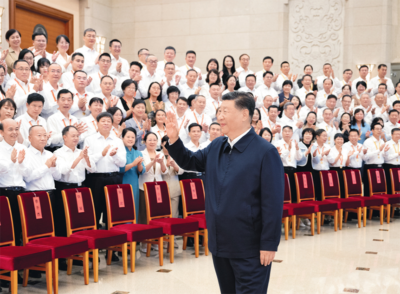 2024年9月9日，党和国家领导人习近平、李强、蔡奇、丁薛祥等在北京接见参加庆祝第四十个教师节暨全国教育系统先进集体和先进个人表彰活动代表。