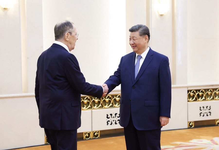 7月15日上午，国家主席习近平在北京人民大会堂会见俄罗斯外长拉夫罗夫。