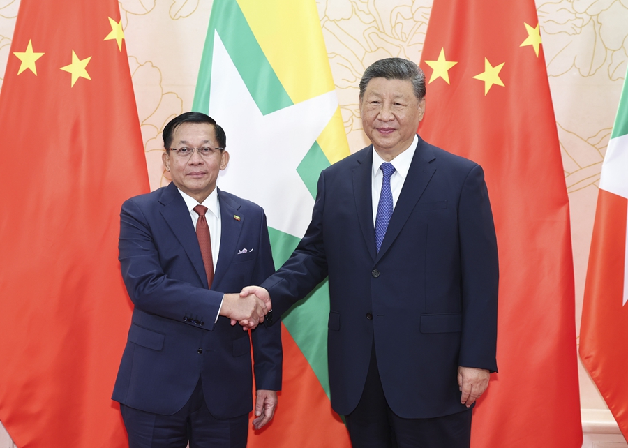 8月30日下午，国家主席习近平在天津迎宾馆会见来华出席2025年上海合作组织峰会和纪念中国人民抗日战争暨世界反法西斯战争胜利80周年活动的缅甸代总统敏昂莱。