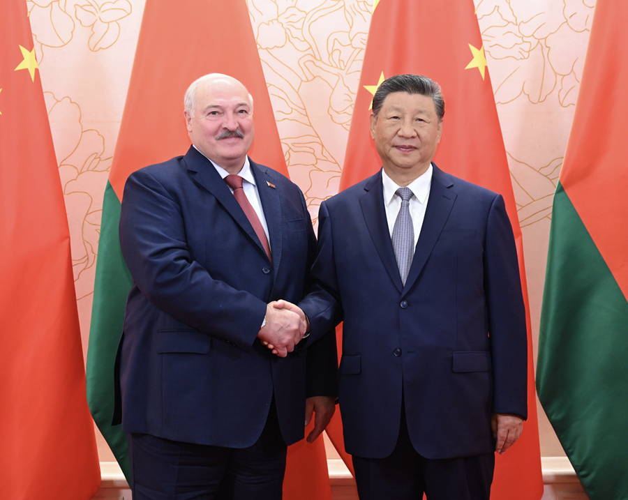 8月31日上午，国家主席习近平在天津迎宾馆会见来华出席2025年上海合作组织峰会和纪念中国人民抗日战争暨世界反法西斯战争胜利80周年活动的白俄罗斯总统卢卡申科。