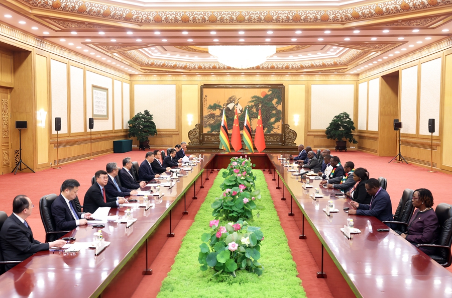 9月4日上午，国家主席习近平在北京人民大会堂会见来华出席纪念中国人民抗日战争暨世界反法西斯战争胜利80周年活动的津巴布韦总统姆南加古瓦。两国元首宣布将双边关系提升为中津全天候命运共同体。