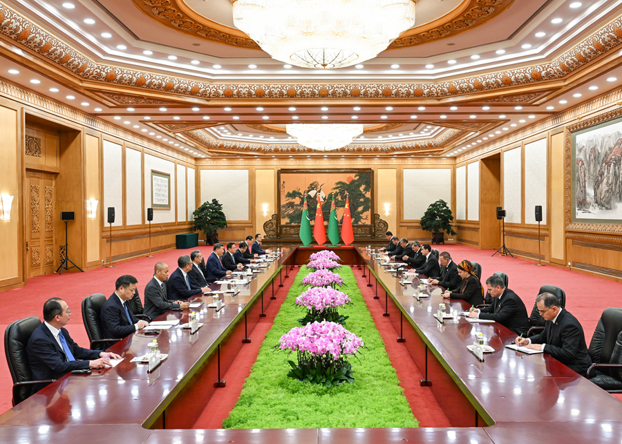 9月2日下午，国家主席习近平在北京人民大会堂会见来华出席2025年上海合作组织峰会和纪念中国人民抗日战争暨世界反法西斯战争胜利80周年活动的土库曼斯坦总统别尔德穆哈梅多夫。