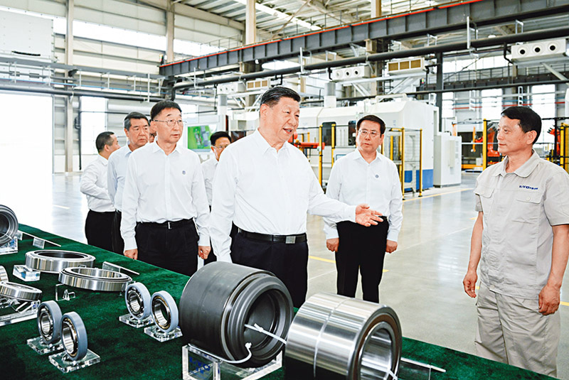 2025年5月19日至20日，中共中央总书记、国家主席、中央军委主席习近平在河南考察。这是19日下午，习近平在洛阳轴承集团股份有限公司智能工厂考察。