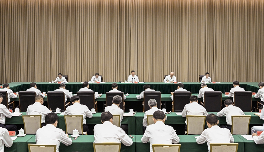 11月6日,中共中央总书记、国家主席、中央军委主席习近平在海南三亚听取海南自贸港建设工作汇报,发表了重要讲话。 11月6日,中共中央总书记、国家主席、中央军委主席习近平在海南三亚听取海南自贸港建设工作汇报,发表了重要讲话。