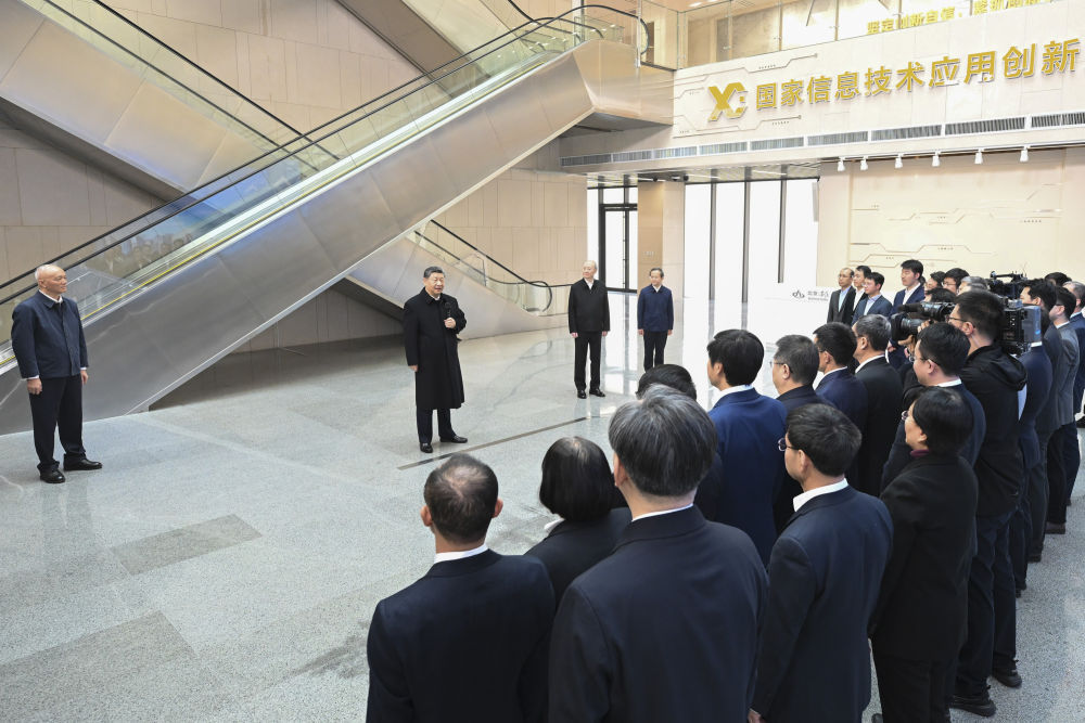 习近平在北京考察科技创新工作