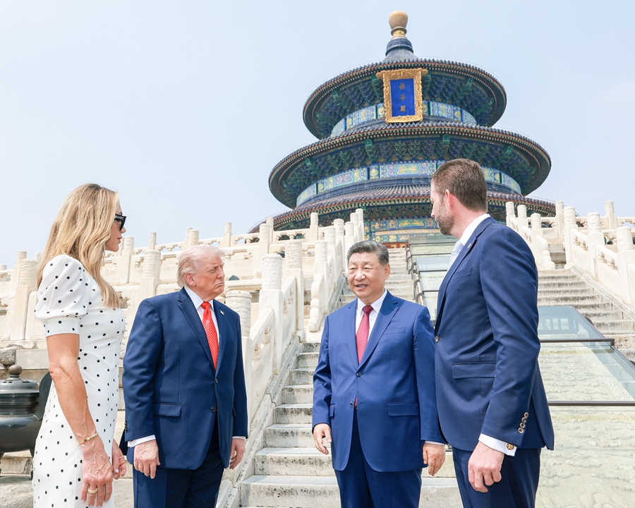 5月14日,国家主席习近平同来华进行国事访问的美国总统特朗普参观天坛。 5月14日,国家主席习近平同来华进行国事访问的美国总统特朗普参观天坛。