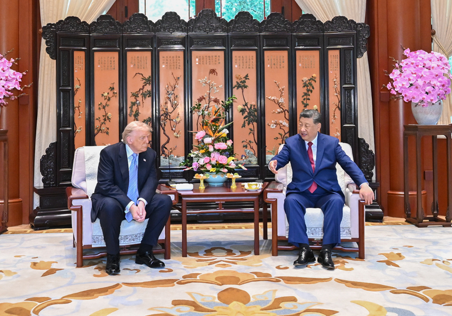 5月15日上午,国家主席习近平在中南海同美国总统特朗普举行小范围会晤。 5月15日上午,国家主席习近平在中南海同美国总统特朗普举行小范围会晤。