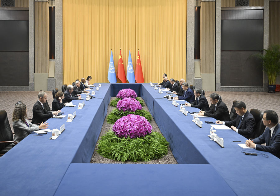 7月17日下午,国家主席习近平在上海西郊宾馆会见来华出席2026世界人工智能大会暨人工智能全球治理高级别会议的联合国秘书长古特雷斯。 7月17日下午,国家主席习近平在上海西郊宾馆会见来华出席2026世界人工智能大会暨人工智能全球治理高级别会议的联合国秘书长古特雷斯。