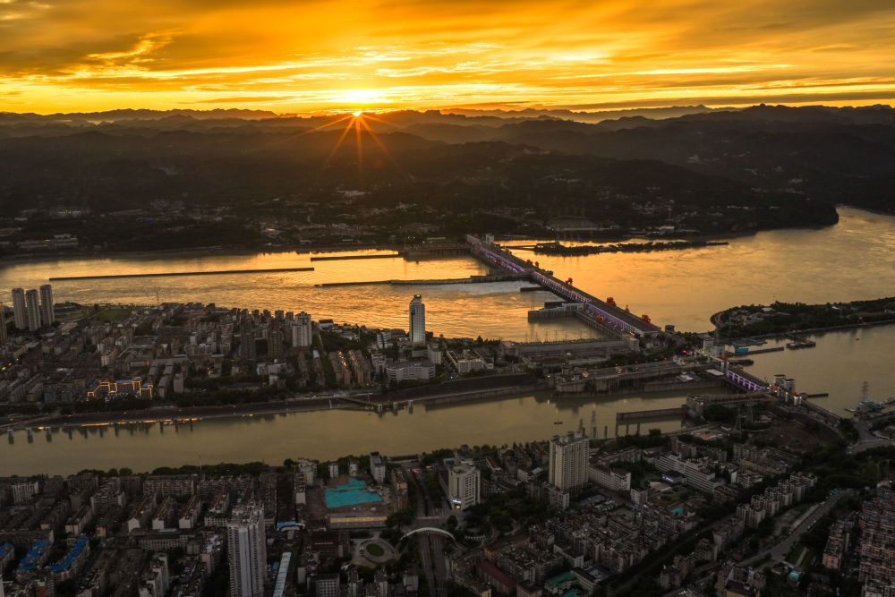 2026年6月8日拍摄的三峡水运新通道工程葛洲坝航运扩能施工现场。 2026年6月8日拍摄的三峡水运新通道工程葛洲坝航运扩能施工现场。