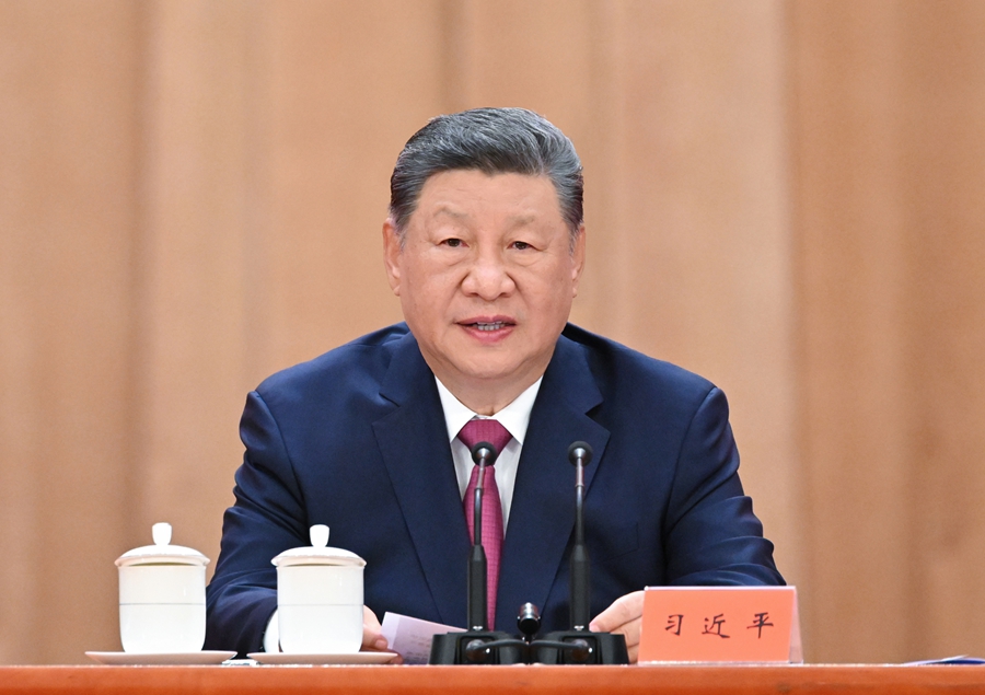 8月17日上午,中共中央、全国人大常委会、国务院、全国政协、中央军委在北京人民大会堂隆重举行大会,纪念伟大的马克思主义者,伟大的无产阶级革命家、政治家、军事家、外交家,中国特色社会主义伟大事业的杰出领导者江泽民同志诞辰100周年。中共中央总书记、国家主席、中央军委主席习近平出席大会并发表重要讲话。 8月17日上午,中共中央、全国人大常委会、国务院、全国政协、中央军委在北京人民大会堂隆重举行大会,纪念伟大的马克思主义者,伟大的无产阶级革命家、政治家、军事家、外交家,中国特色社会主义伟大事业的杰出领导者江泽民同志诞辰100周年。中共中央总书记、国家主席、中央军委主席习近平出席大会并发表重要讲话。