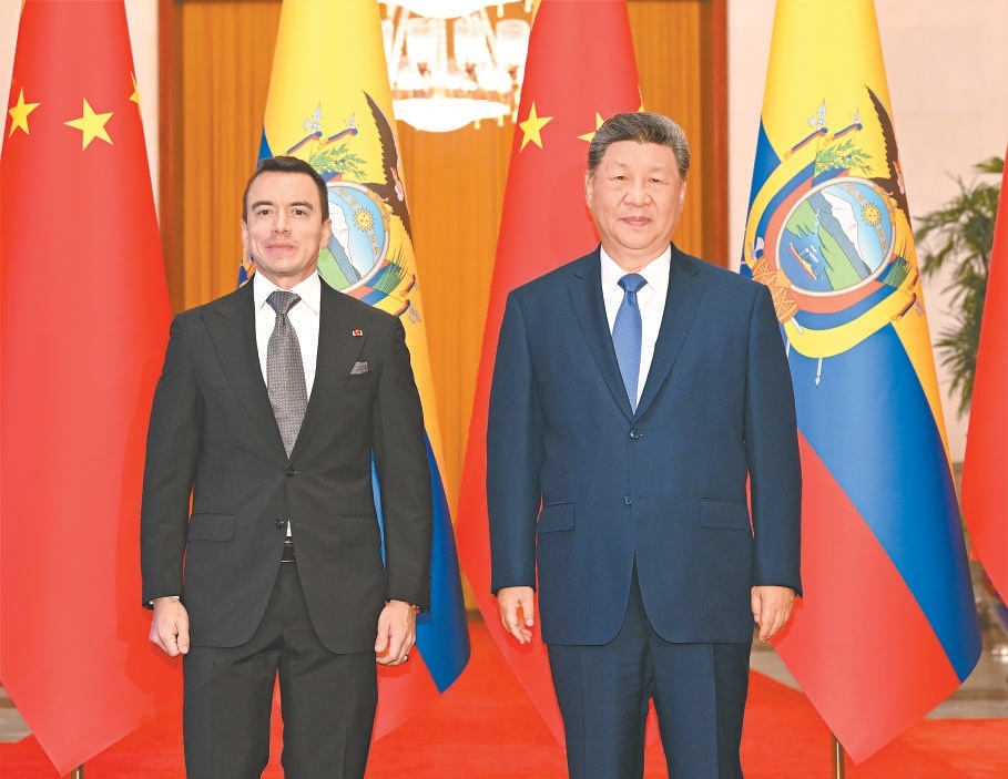 八月十八日下午,国家主席习近平在北京人民大会堂同来华进行国事访问的厄瓜多尔总统诺沃亚举行会谈。 八月十八日下午,国家主席习近平在北京人民大会堂同来华进行国事访问的厄瓜多尔总统诺沃亚举行会谈。