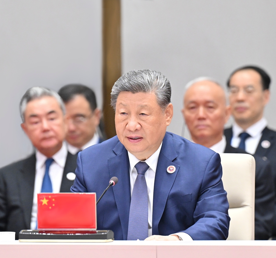 当地时间9月1日上午,国家主席习近平在比什凯克出席上海合作组织成员国元首理事会第二十六次会议。习近平发表题为《推动上海合作组织实现更高质量发展》的重要讲话。 当地时间9月1日上午,国家主席习近平在比什凯克出席上海合作组织成员国元首理事会第二十六次会议。习近平发表题为《推动上海合作组织实现更高质量发展》的重要讲话。