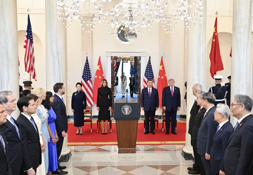 习近平出席美国总统特朗普在白宫举行的欢迎仪式