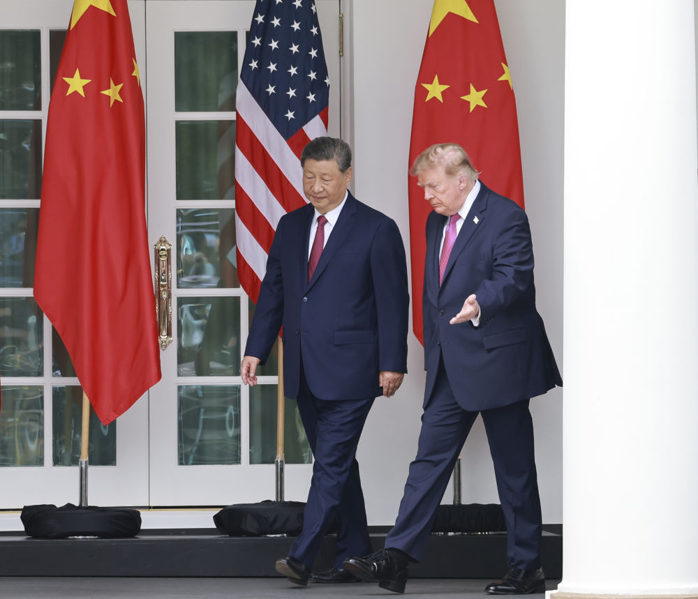 习近平出席美国总统特朗普在白宫举行的欢迎仪式