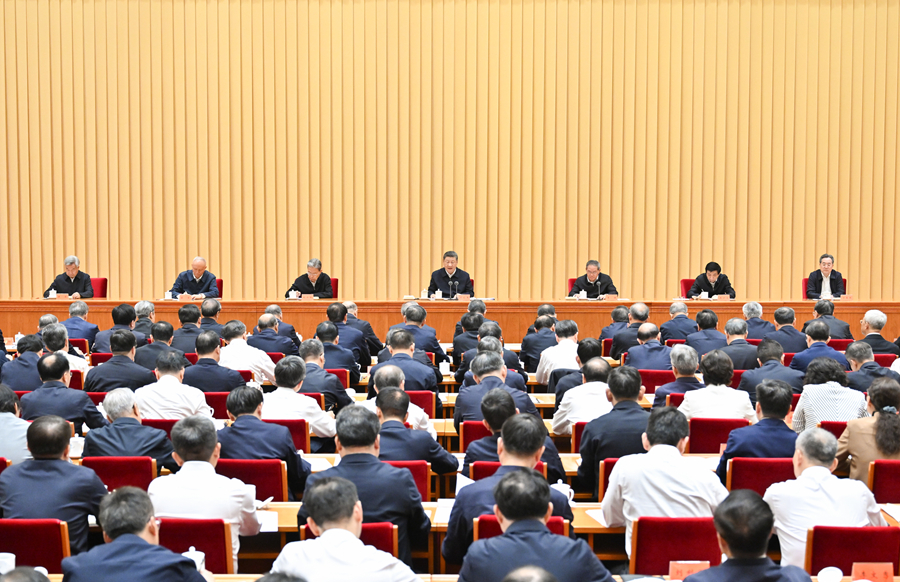 10月12日至13日,全国卫生与健康大会在北京召开。中共中央总书记、国家主席、中央军委主席习近平出席会议并发表重要讲话。李强、赵乐际、王沪宁、蔡奇、丁薛祥、李希出席会议。 10月12日至13日,全国卫生与健康大会在北京召开。中共中央总书记、国家主席、中央军委主席习近平出席会议并发表重要讲话。李强、赵乐际、王沪宁、蔡奇、丁薛祥、李希出席会议。